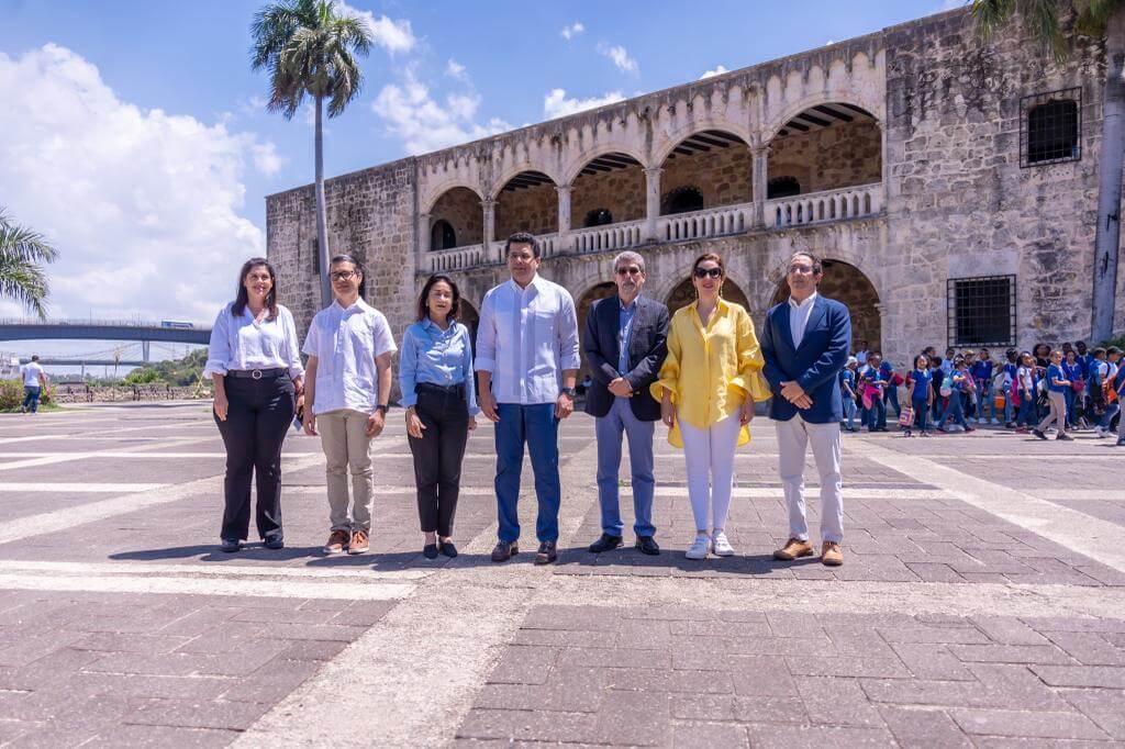 Collado deja iniciado los trabajos de restauración del Alcázar de Colón, Puerta de la Misericordia y museo de las Casas Reales